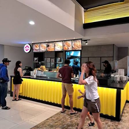 Outlet Crew (Pembantu Outlet) workplace media thumbnail 6